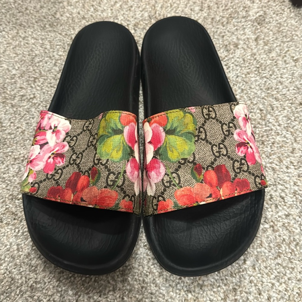 Gucci slides